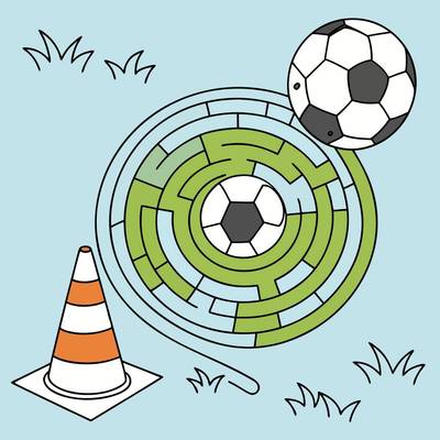 Version coloriée : Labyrinthe de football avec ballon